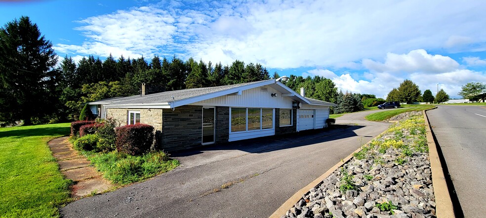 4685 Middle Settlement Rd, New Hartford, NY for rent - Building Photo - Image 1 of 6