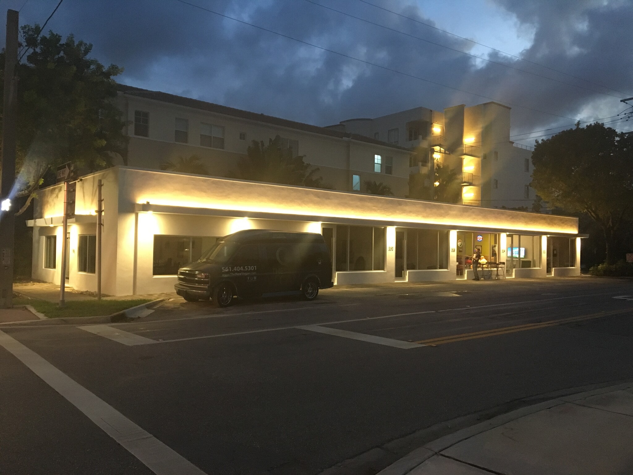 198 NE 6th Ave, Delray Beach, FL to rent Building Photo- Image 1 of 4