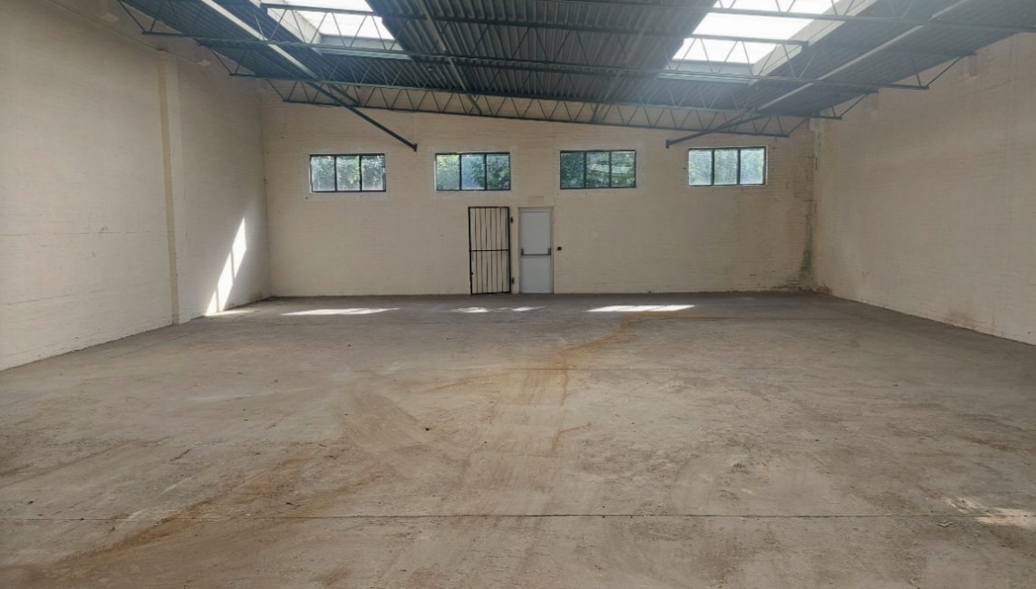 Oxford St, Bilston to rent Interior Photo- Image 1 of 1