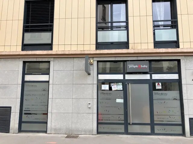 Location Commerce 104 m² - Photo 1