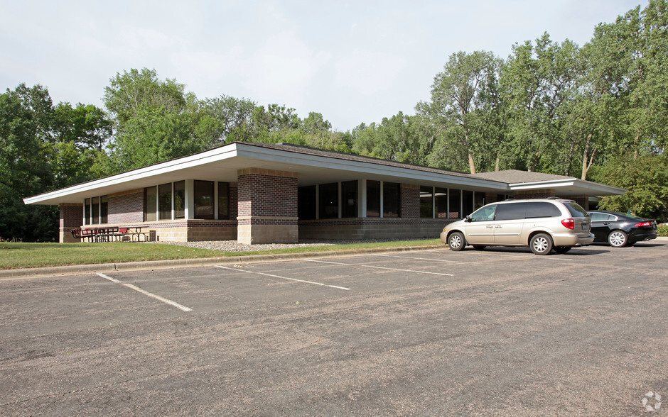 2025 Woodlane Dr, Woodbury, MN for sale - Primary Photo - Image 1 of 1