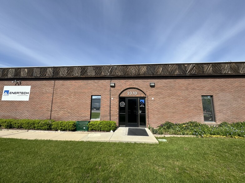 2370 Decker Lake Blvd, Salt Lake City, UT for rent - Building Photo - Image 2 of 9