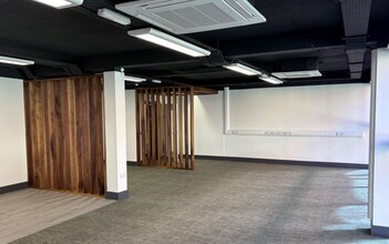 12-16 Castle Ln, Belfast to rent Interior Photo- Image 2 of 7