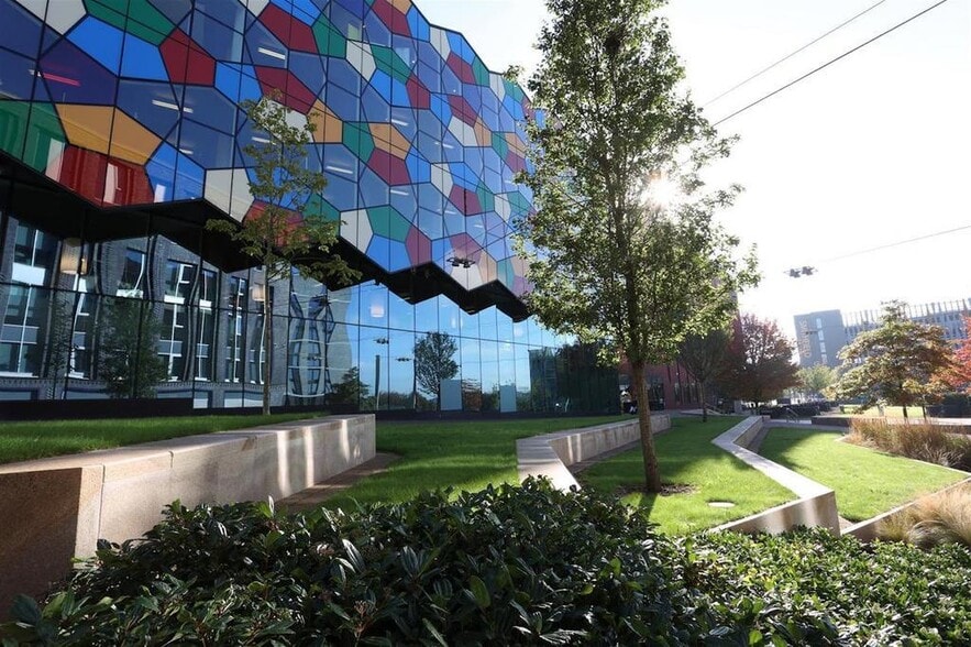 1 Smithfield Ct, Stoke On Trent to rent - Building Photo - Image 3 of 64