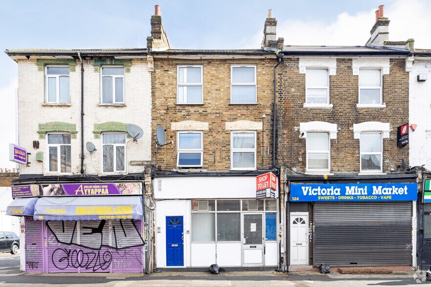 126 Loampit Vale, London for sale - Primary Photo - Image 1 of 1