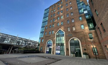 13 Lanark Sq, London to rent Building Photo- Image 1 of 1