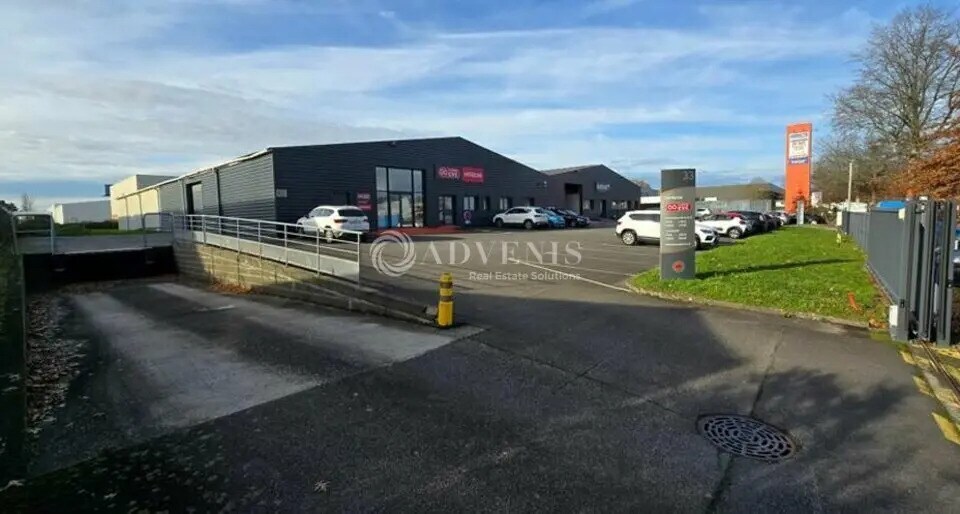 Light Industrial in Nantes to rent Building Photo- Image 1 of 6