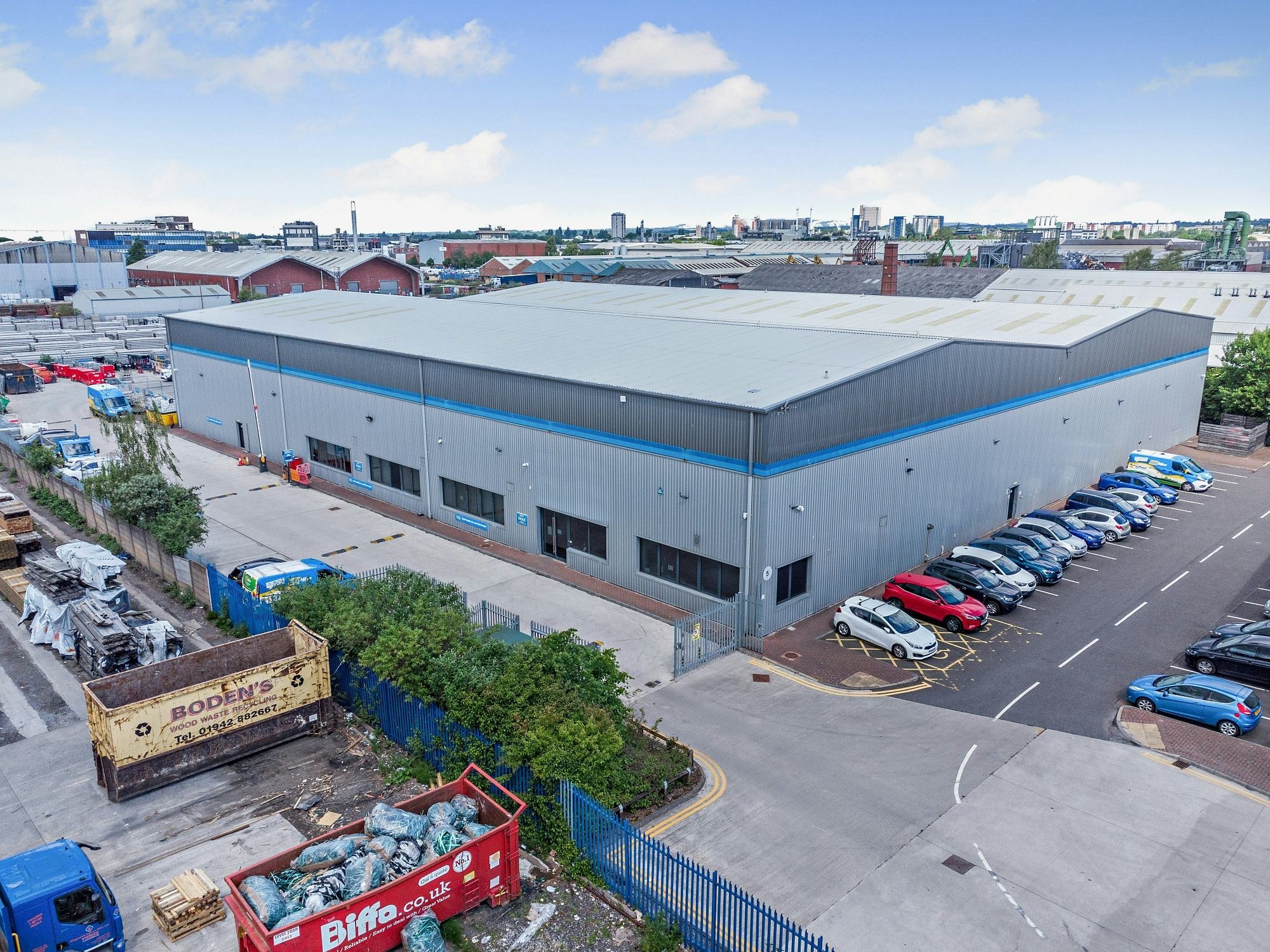 62 Mosley Road Trafford Park, Manchester, M17 1NB Park, Manchester to rent Primary Photo- Image 1 of 5