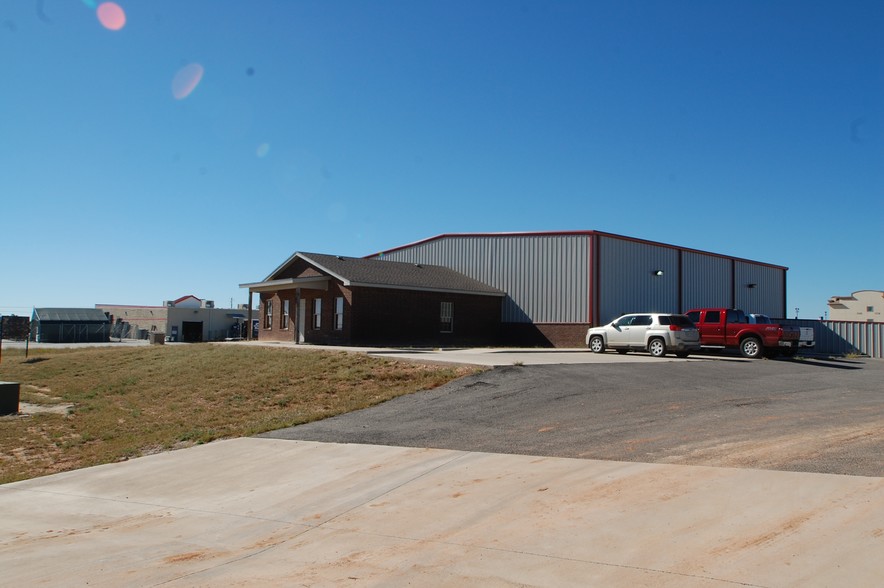 1807 McCowen St, Snyder, TX for sale - Building Photo - Image 1 of 1