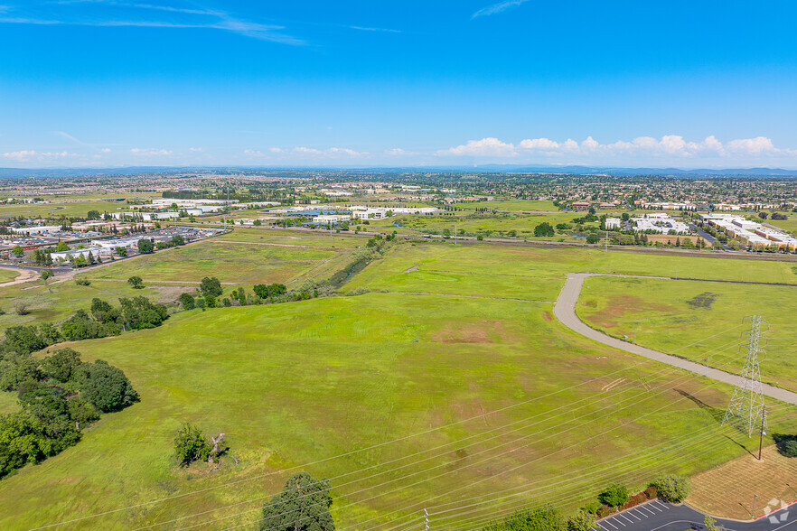 Winding Creek Rd, Roseville, CA for rent - Aerial - Image 2 of 9