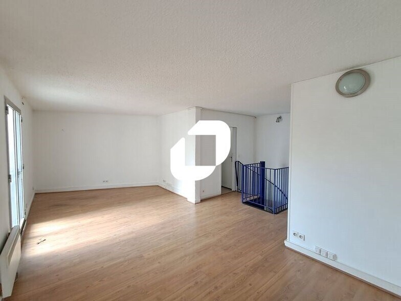 Office in Asnières-sur-Seine to rent - Interior Photo - Image 3 of 11