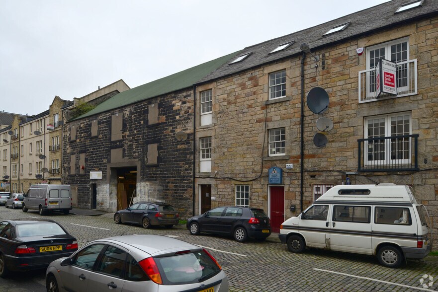 2324 Mitchell St, Edinburgh EH6 7BD