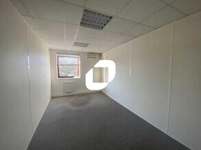 Industrial in Herblay-sur-Seine to rent Interior Photo- Image 2 of 3