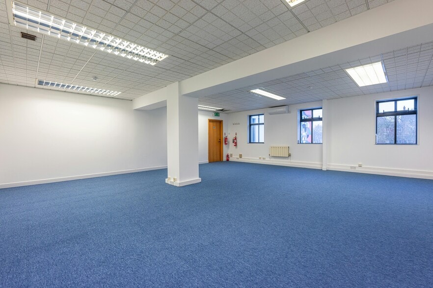 office-property-for-sale-in-the-old-treasury-7-kings-rd-southsea-po5