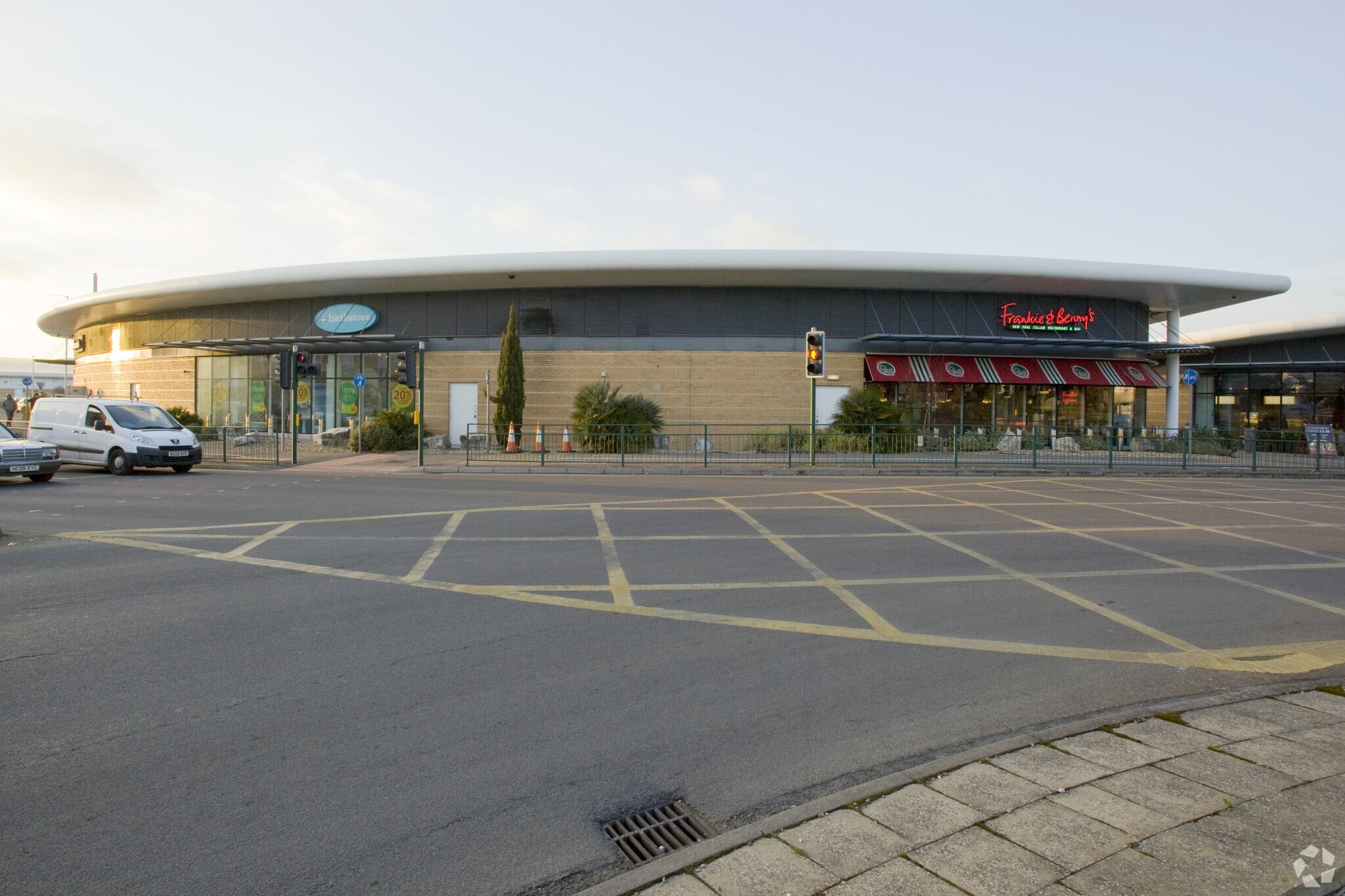 16 Castle Ln W, Bournemouth for sale Primary Photo- Image 1 of 1