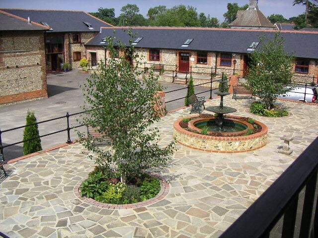 Ranmore Cmn, Dorking to rent - Building Photo - Image 2 of 7