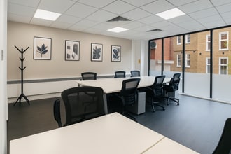 5 St Johns Ln, London to rent Interior Photo- Image 2 of 4