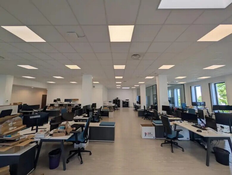 Office in Saint-Gratien to rent - Building Photo - Image 3 of 14