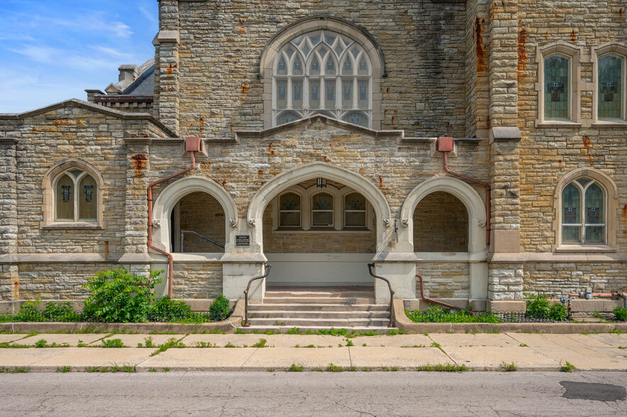 418 W Adams St, Muncie, IN for sale - Building Photo - Image 3 of 36