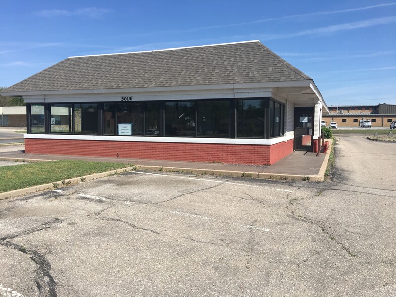 5606 E Central Ave, Wichita, KS for sale - Building Photo - Image 1 of 2