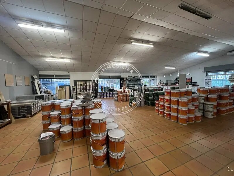Retail in Toulouse to rent Interior Photo- Image 1 of 6