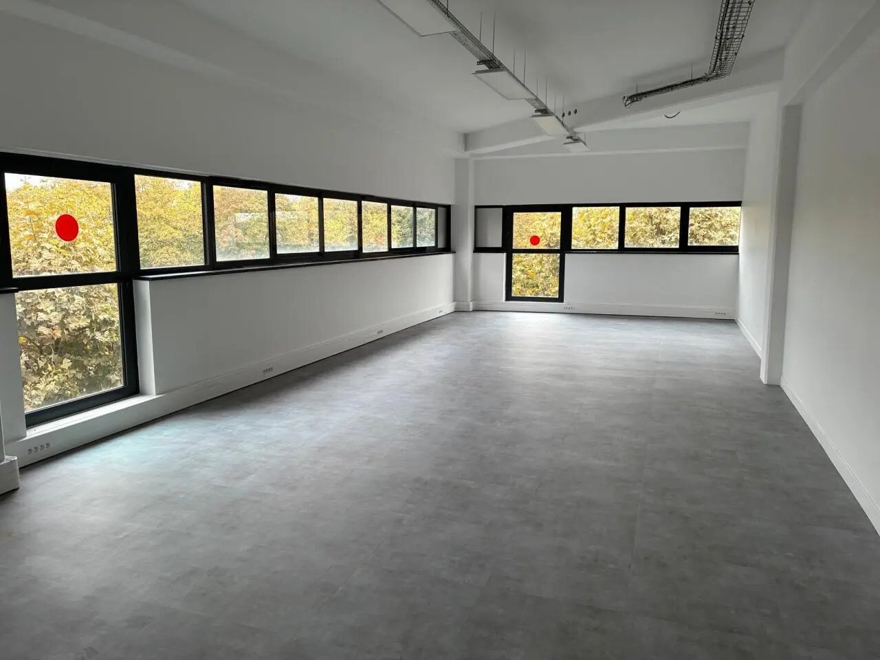 Office in Saint-Denis to rent Building Photo- Image 1 of 9