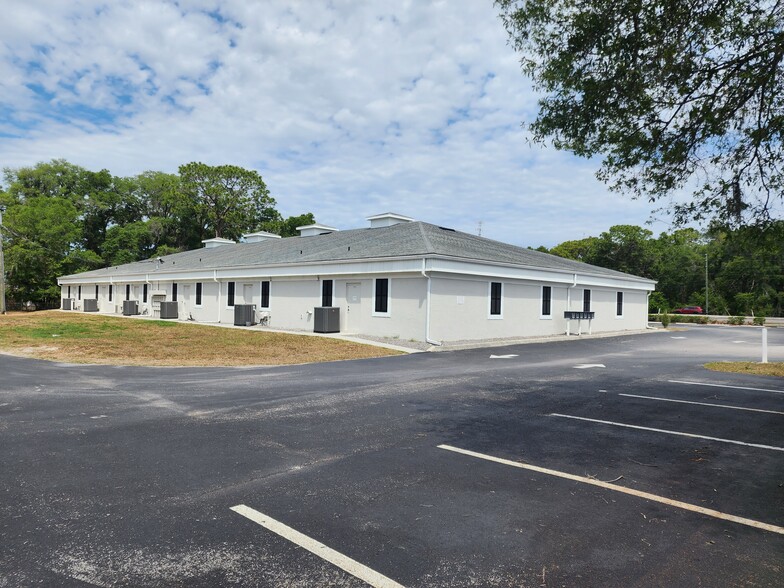 16332-16352 Cortez Blvd, Brooksville, FL for rent - Building Photo - Image 2 of 3