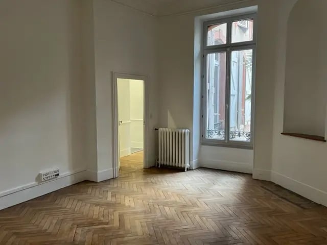 Office in Toulouse to rent - Building Photo - Image 2 of 9