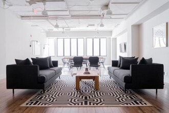 727 15th St NW, Washington, DC to rent Interior Photo- Image 2 of 2