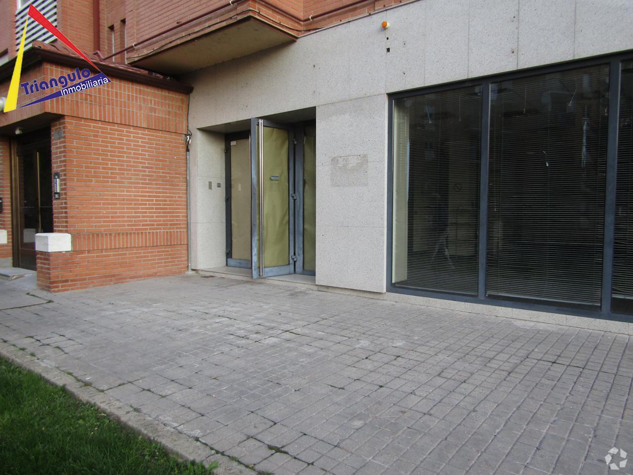 Retail in Segovia, Segovia to rent Interior Photo- Image 1 of 16