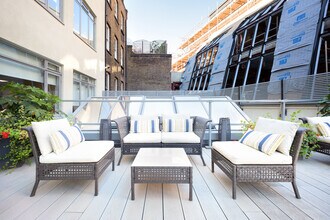 30 Newman St, London to rent Interior Photo- Image 1 of 18