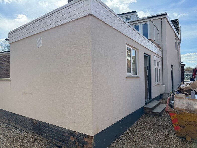 1 High St, Milton Keynes to rent - Building Photo - Image 1 of 2