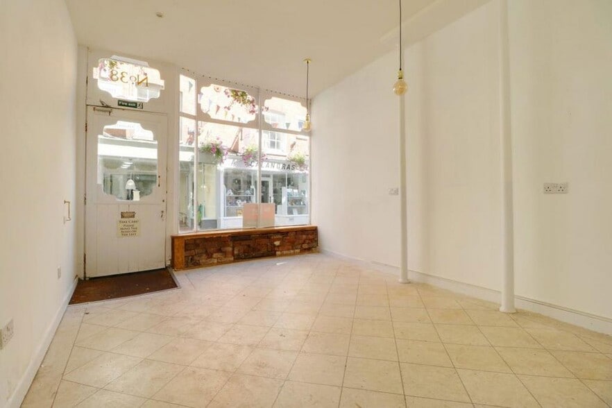 38 Church St, Hereford to rent - Building Photo - Image 3 of 16