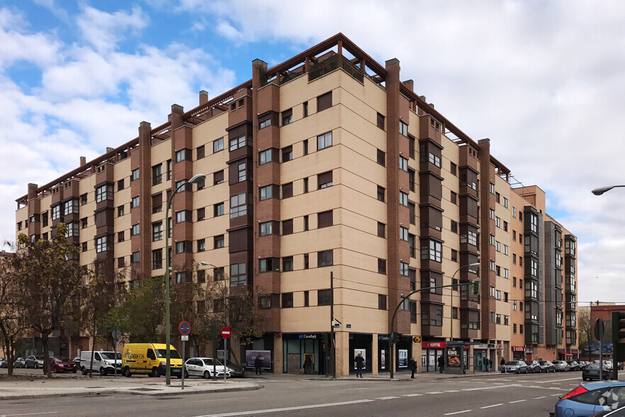 Calle Alfonso Gómez, 61, Madrid, Madrid for rent - Primary Photo - Image 1 of 1