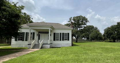 147 3rd St, San Felipe, TX for sale Primary Photo- Image 1 of 1