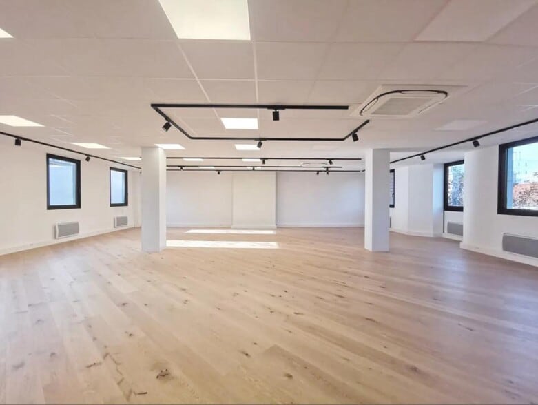 52 Rue D'Aguesseau, Boulogne-Billancourt to rent - Building Photo - Image 1 of 7