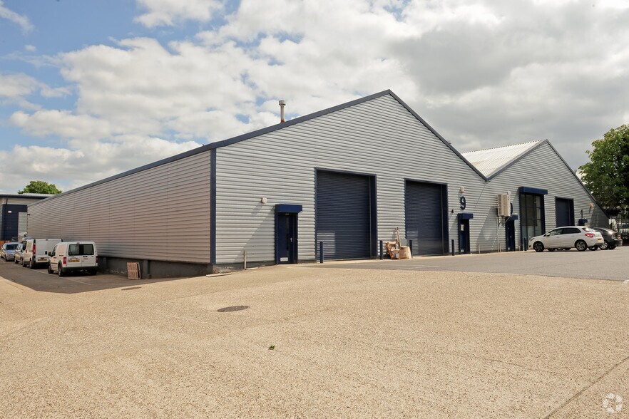 55 Progress Rd, Leigh On Sea for sale - Primary Photo - Image 1 of 1