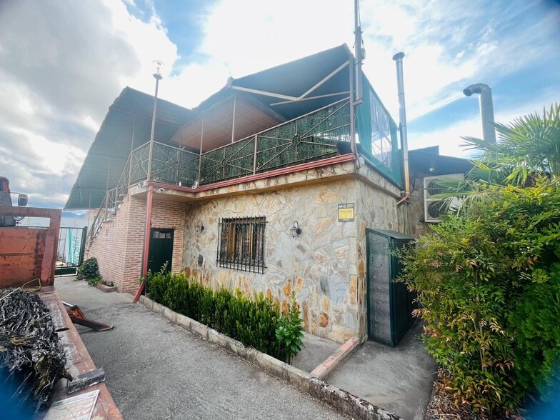 Retail in Ponferrada, León to rent - Building Photo - Image 2 of 9