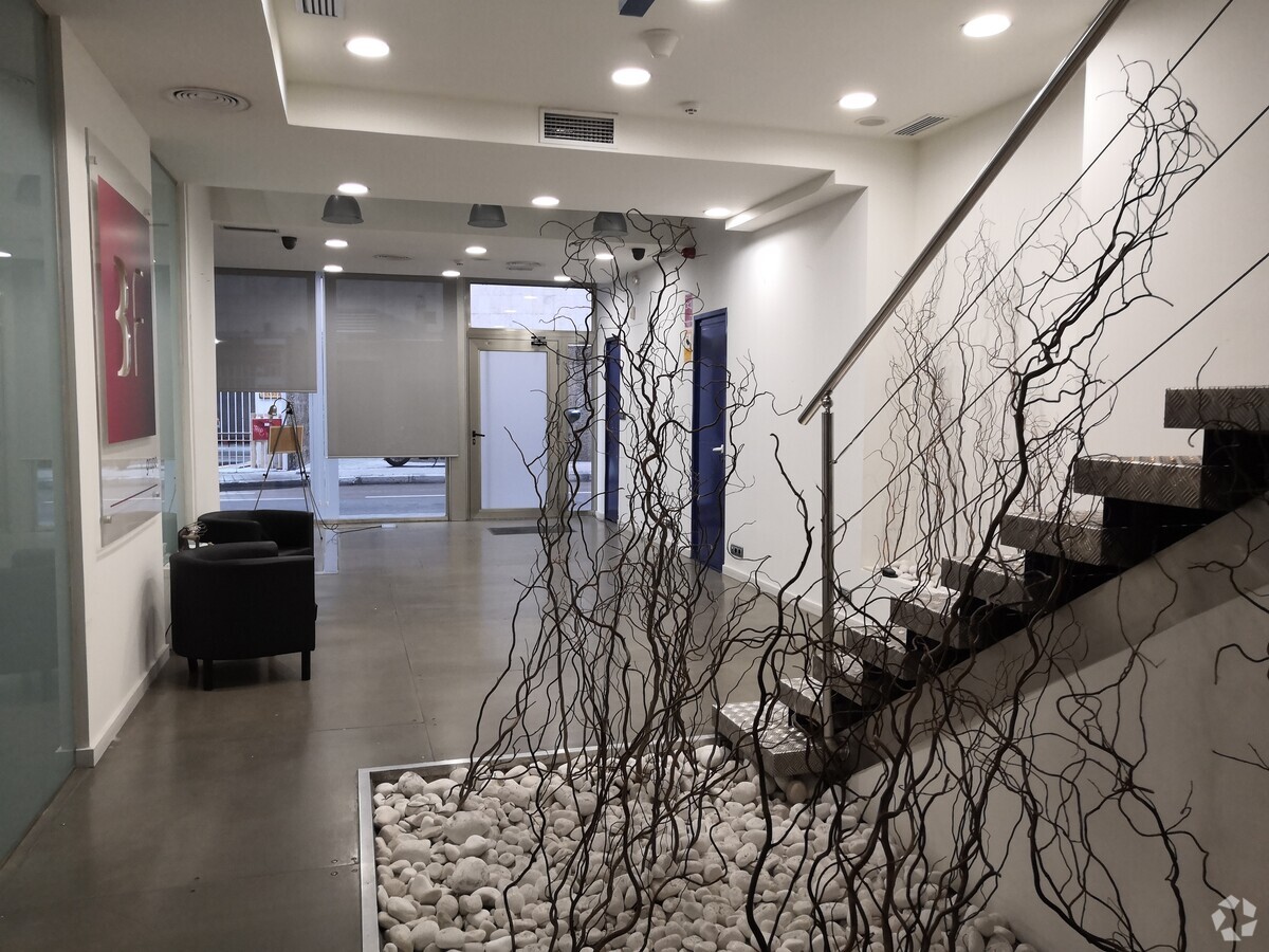 Madrid, MAD 28008 - - - Interior Photo - Image 1 of 7