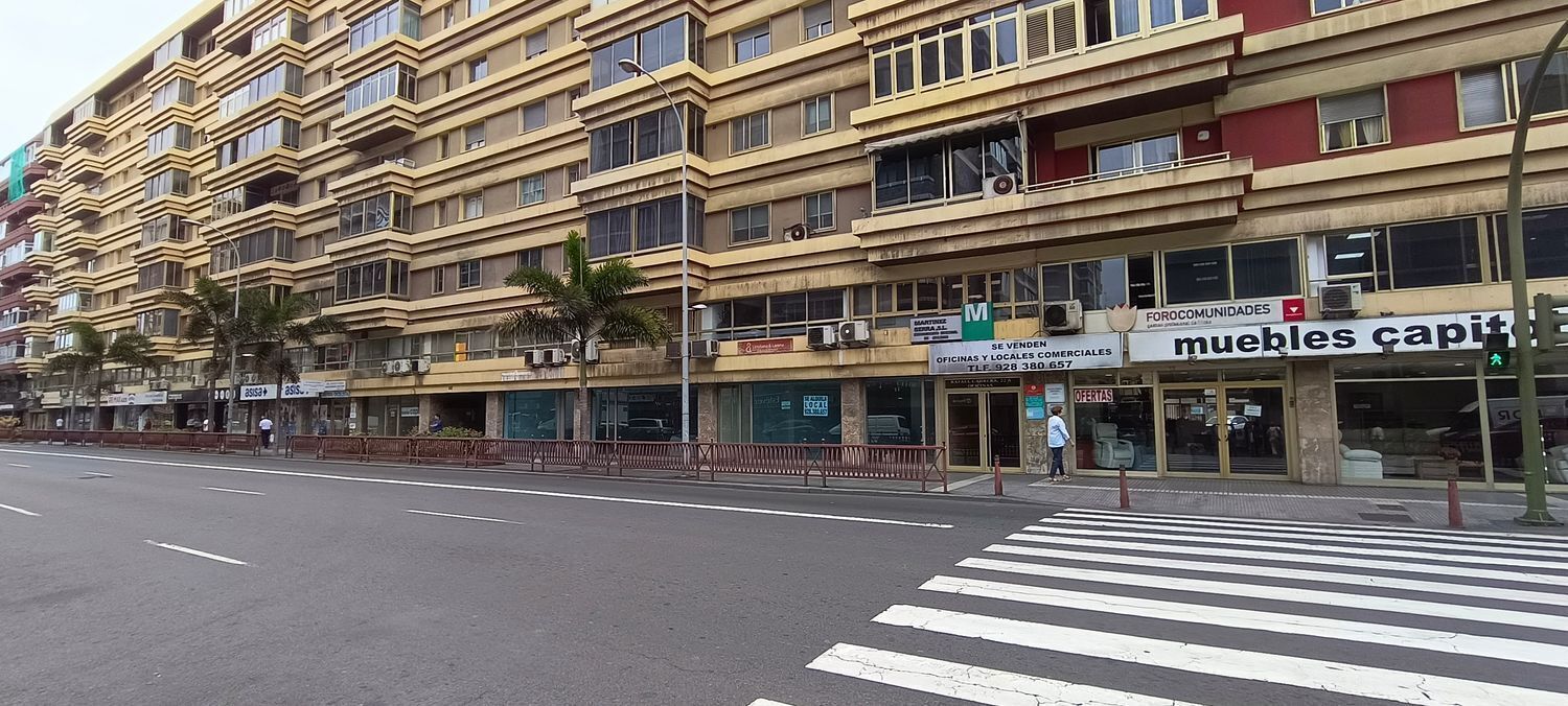 Rafael, 22, Las Palmas de Gran Canaria, Las Palmas to rent Building Photo- Image 1 of 30