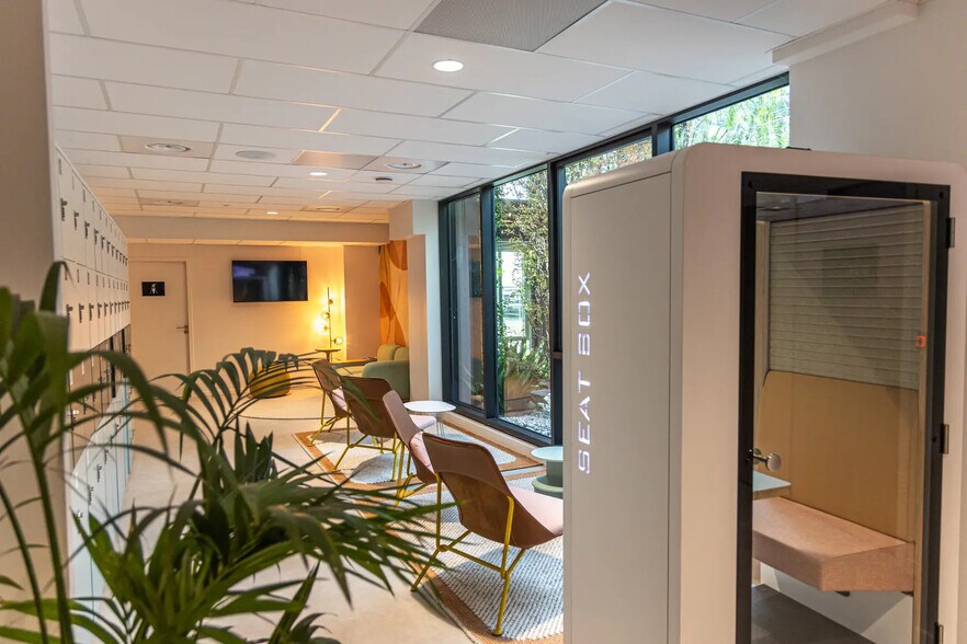 Office in Mauguio to rent - Building Photo - Image 3 of 30