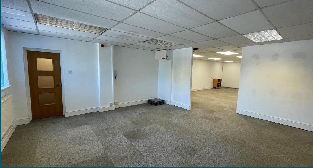 Whitebridge Ln, Stone for sale Interior Photo- Image 1 of 1