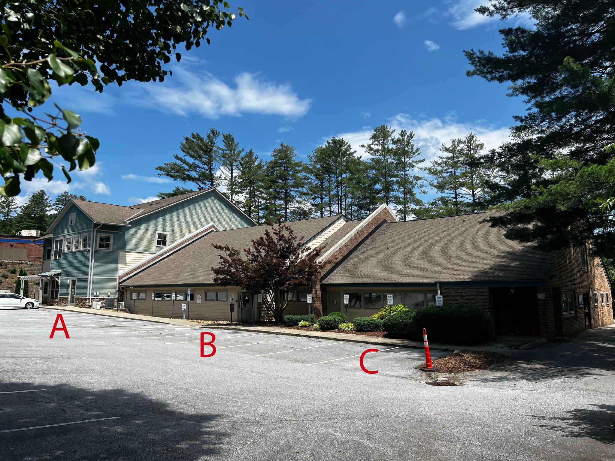 89 Hospital Dr, Brevard, NC to rent Building Photo- Image 1 of 12