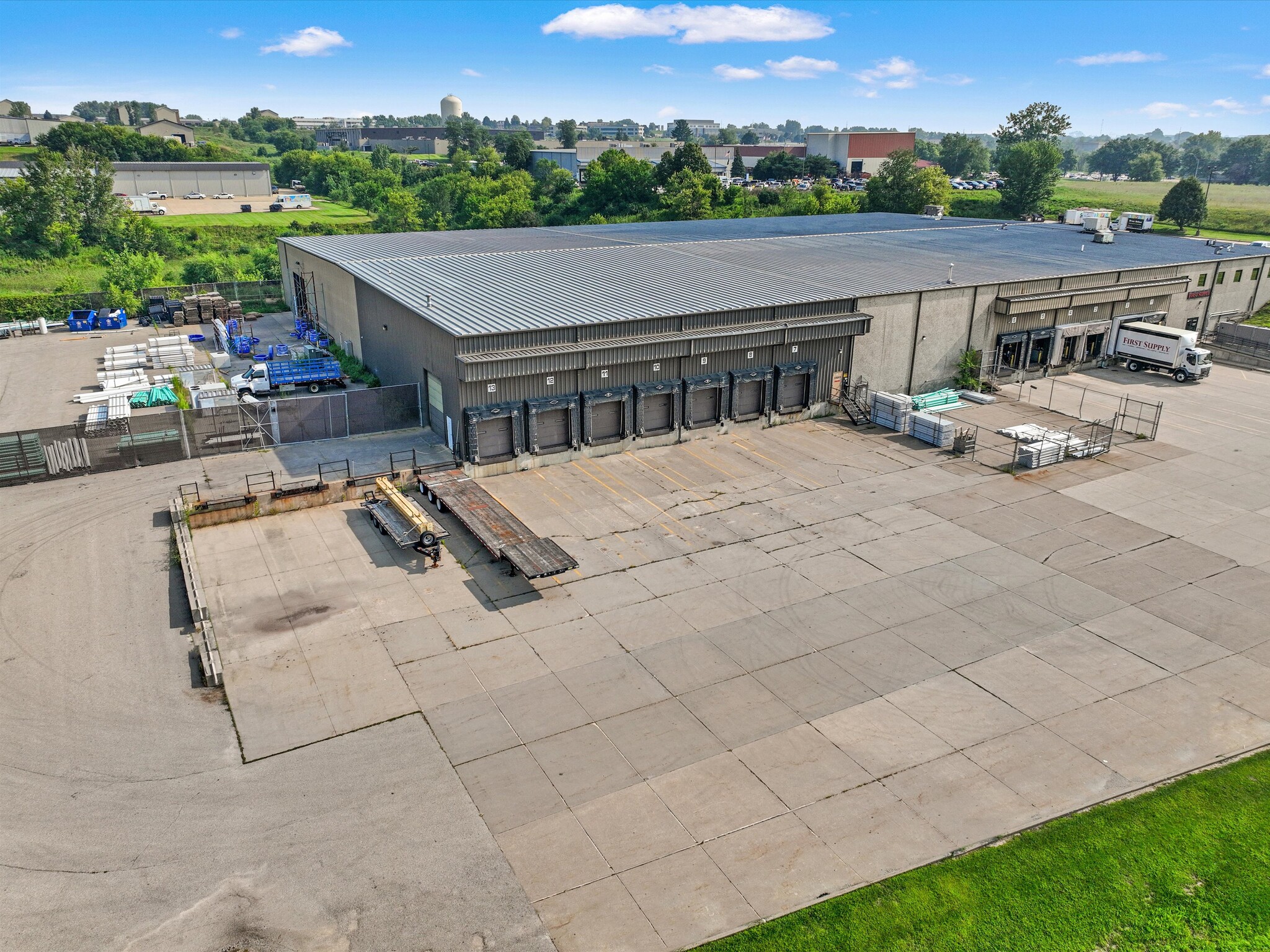 4949 Chavenelle Rd, Dubuque, IA to rent Building Photo- Image 1 of 12