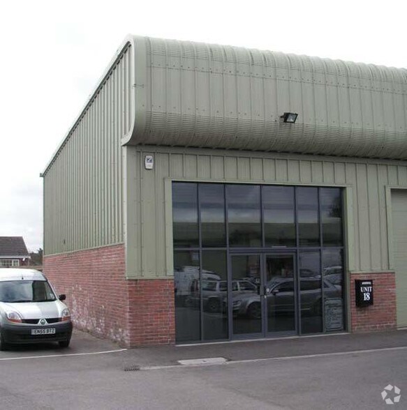 Newbury Rd, Kingsclere for sale - Primary Photo - Image 1 of 1