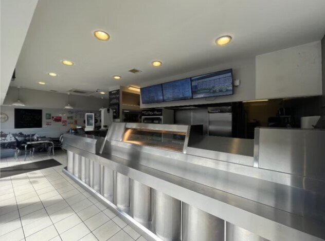 69 Main St, Thornton to rent Interior Photo- Image 1 of 8