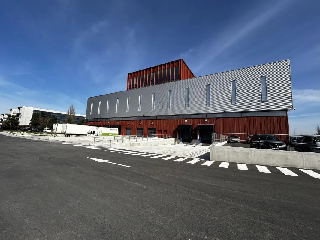 Light Industrial in Lyon to rent Building Photo- Image 1 of 22