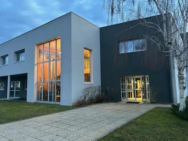 Location Bureaux 700 m²