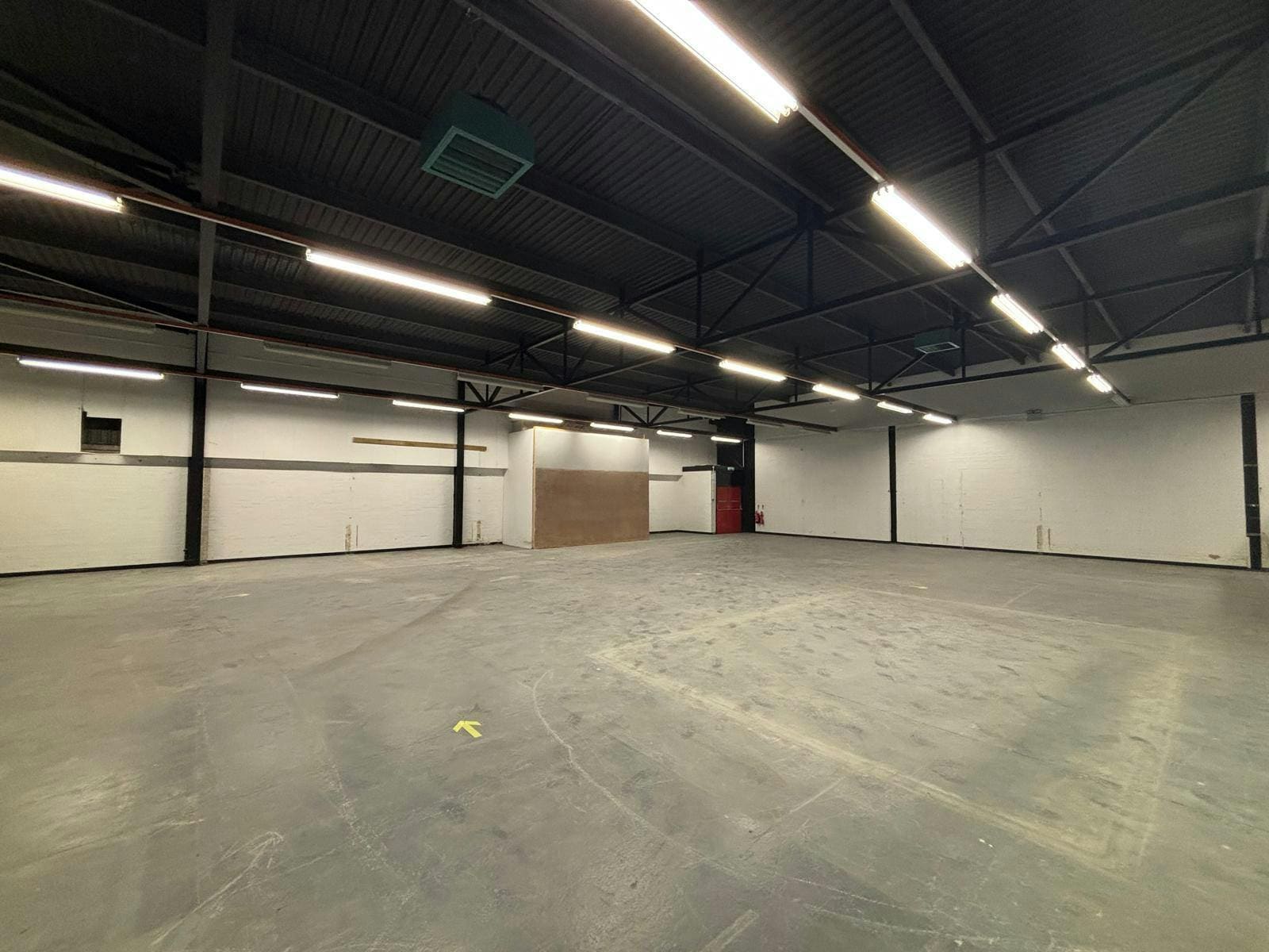 16 Macadam Pl, Irvine to rent Interior Photo- Image 1 of 4