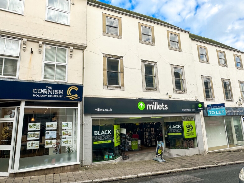 27-31 Fore St, Bodmin to rent - Building Photo - Image 1 of 4